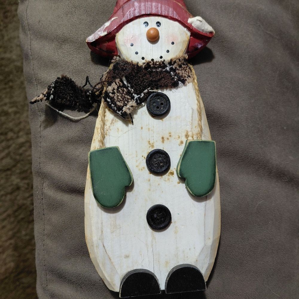 Darice Wood Red-Hat Snowman with Green Mitts Holiday Decor